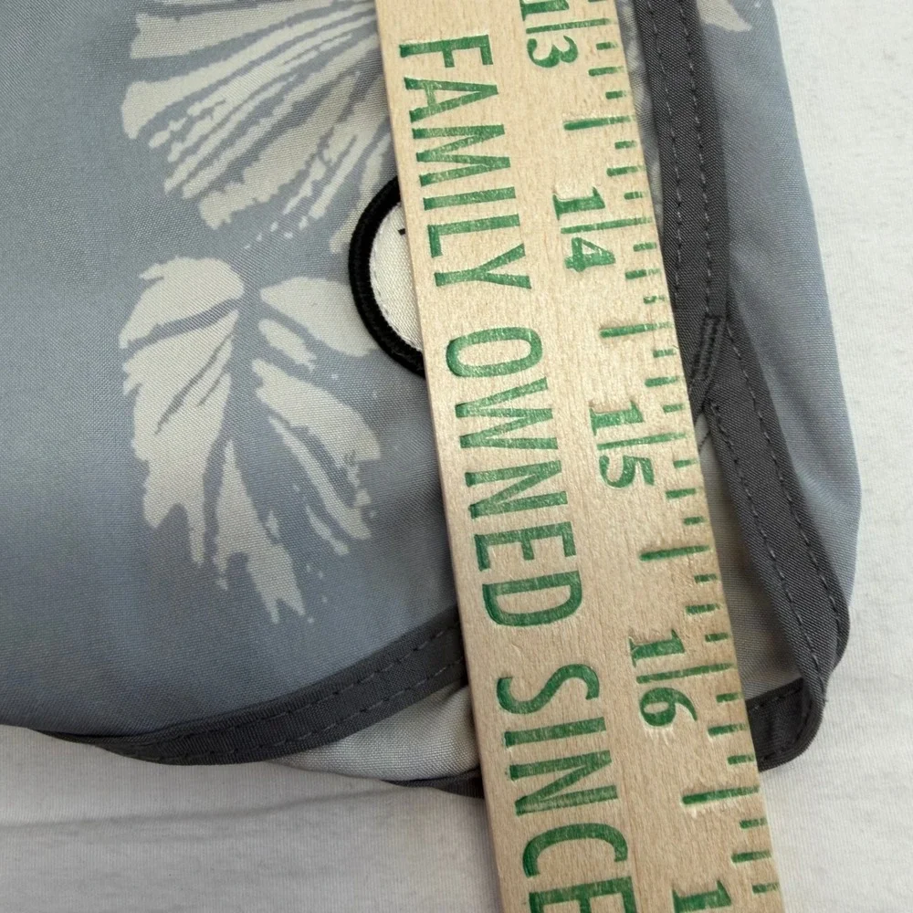 Vuori Cruise Board Shorts Mens 28 Grey Floral Performance Surf Beachwear